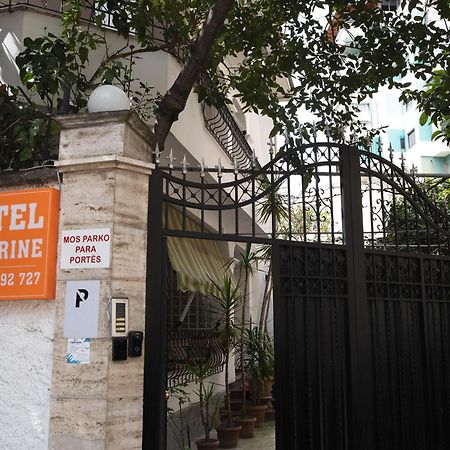 Mandarine Hostel Tirana Exteriör bild