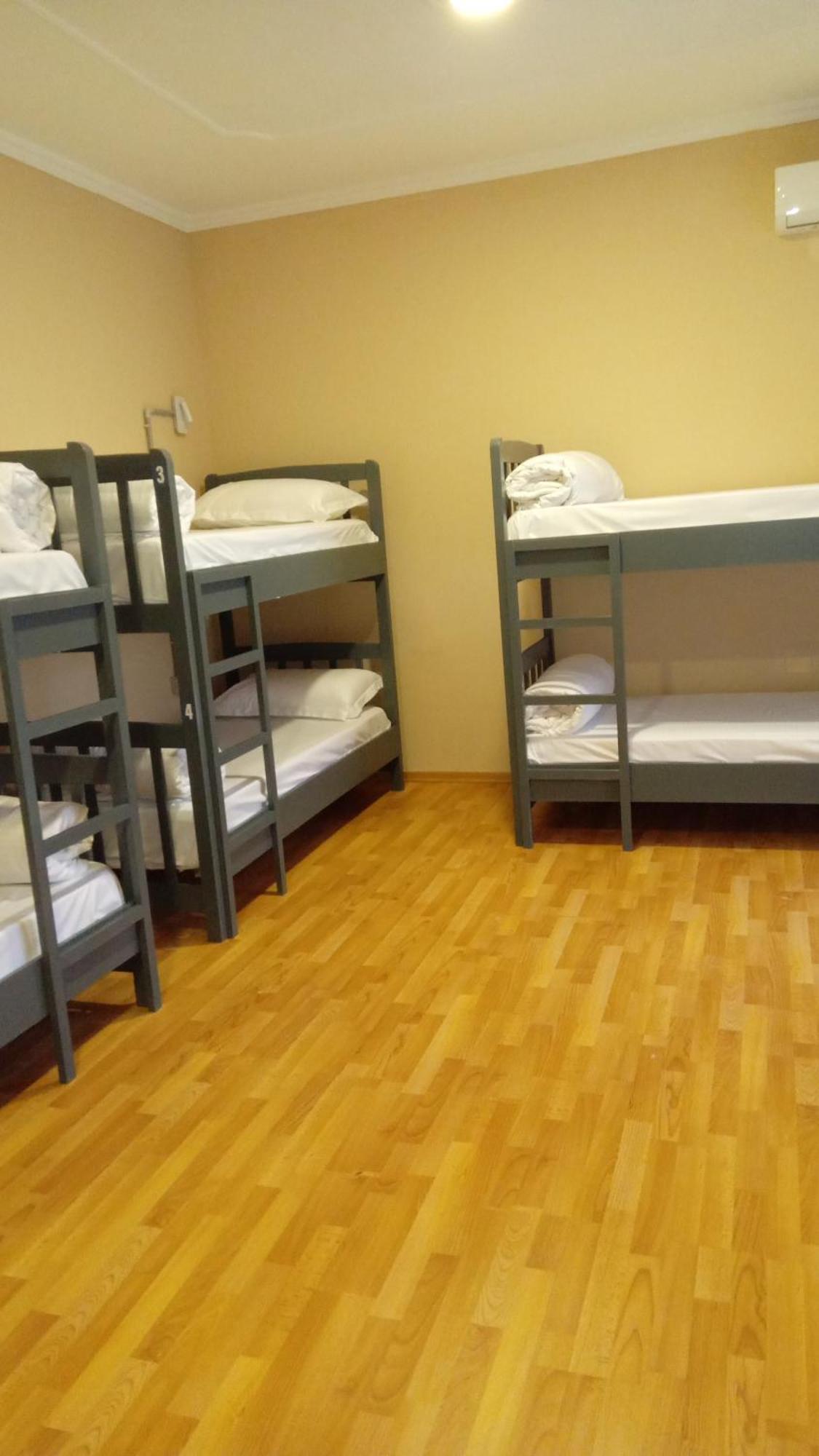 Mandarine Hostel Tirana Exteriör bild
