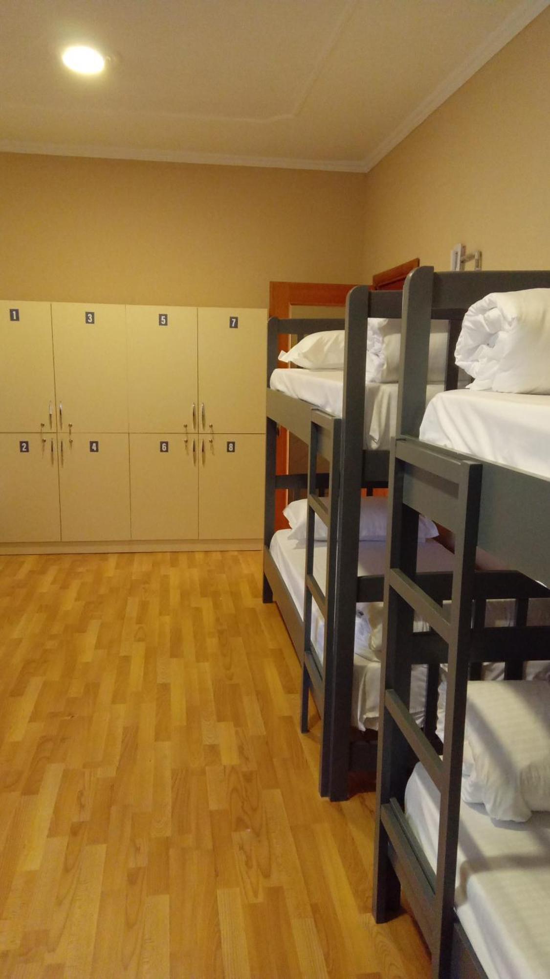 Mandarine Hostel Tirana Exteriör bild