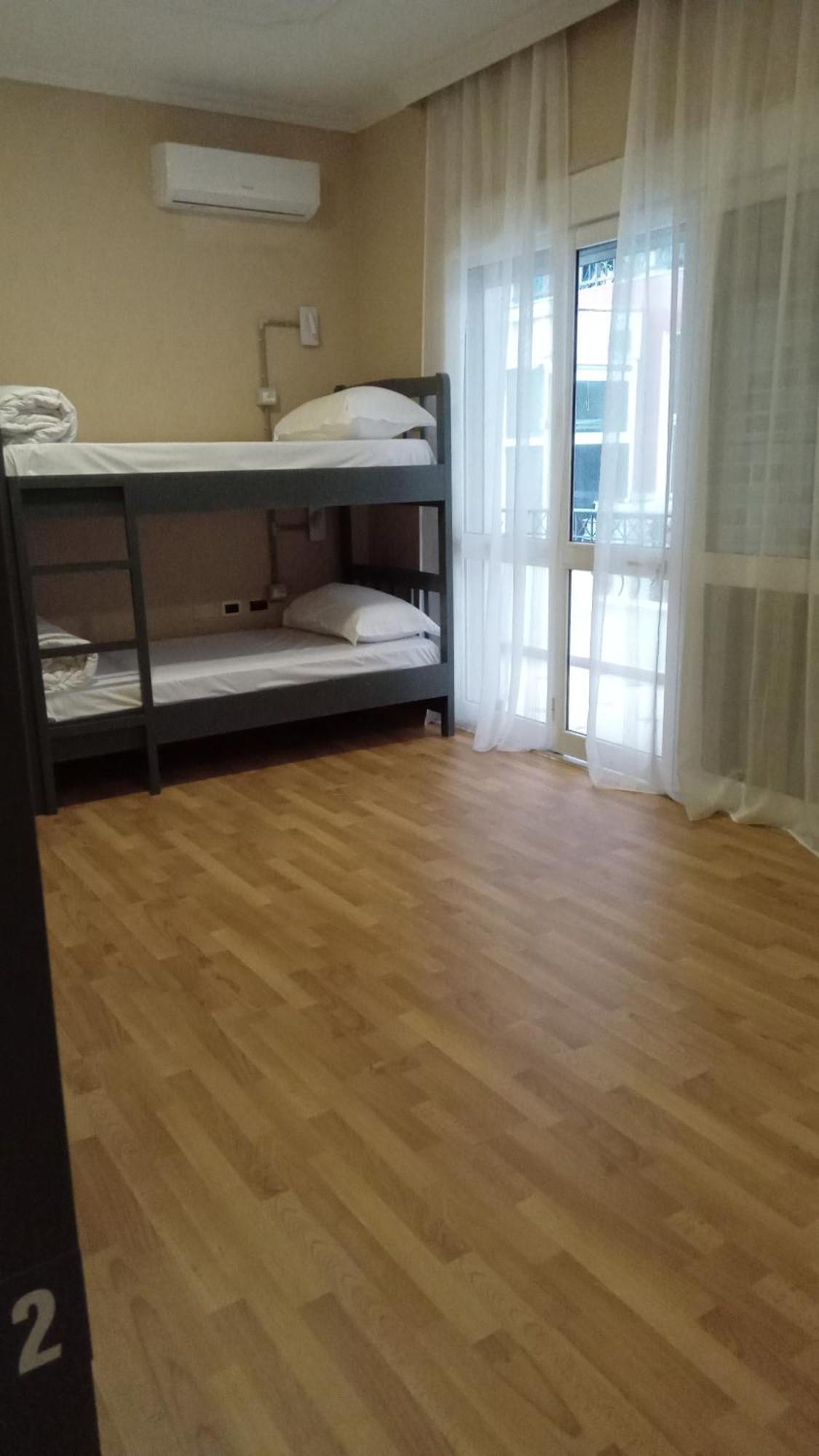 Mandarine Hostel Tirana Exteriör bild