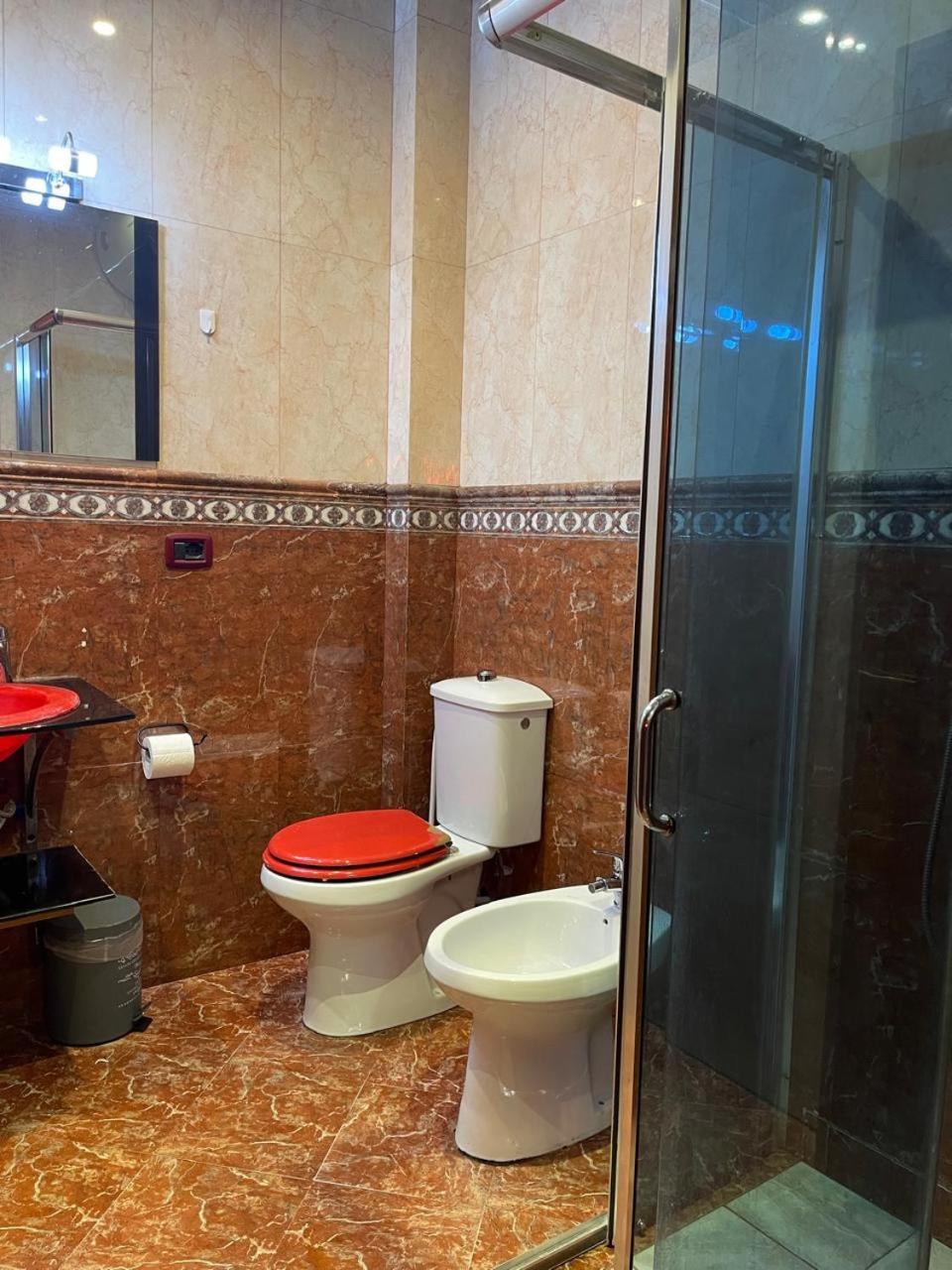 Mandarine Hostel Tirana Exteriör bild