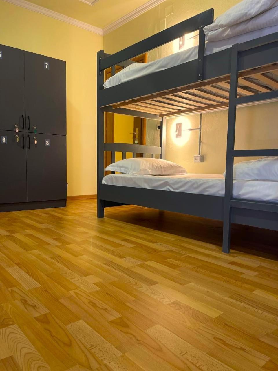 Mandarine Hostel Tirana Exteriör bild