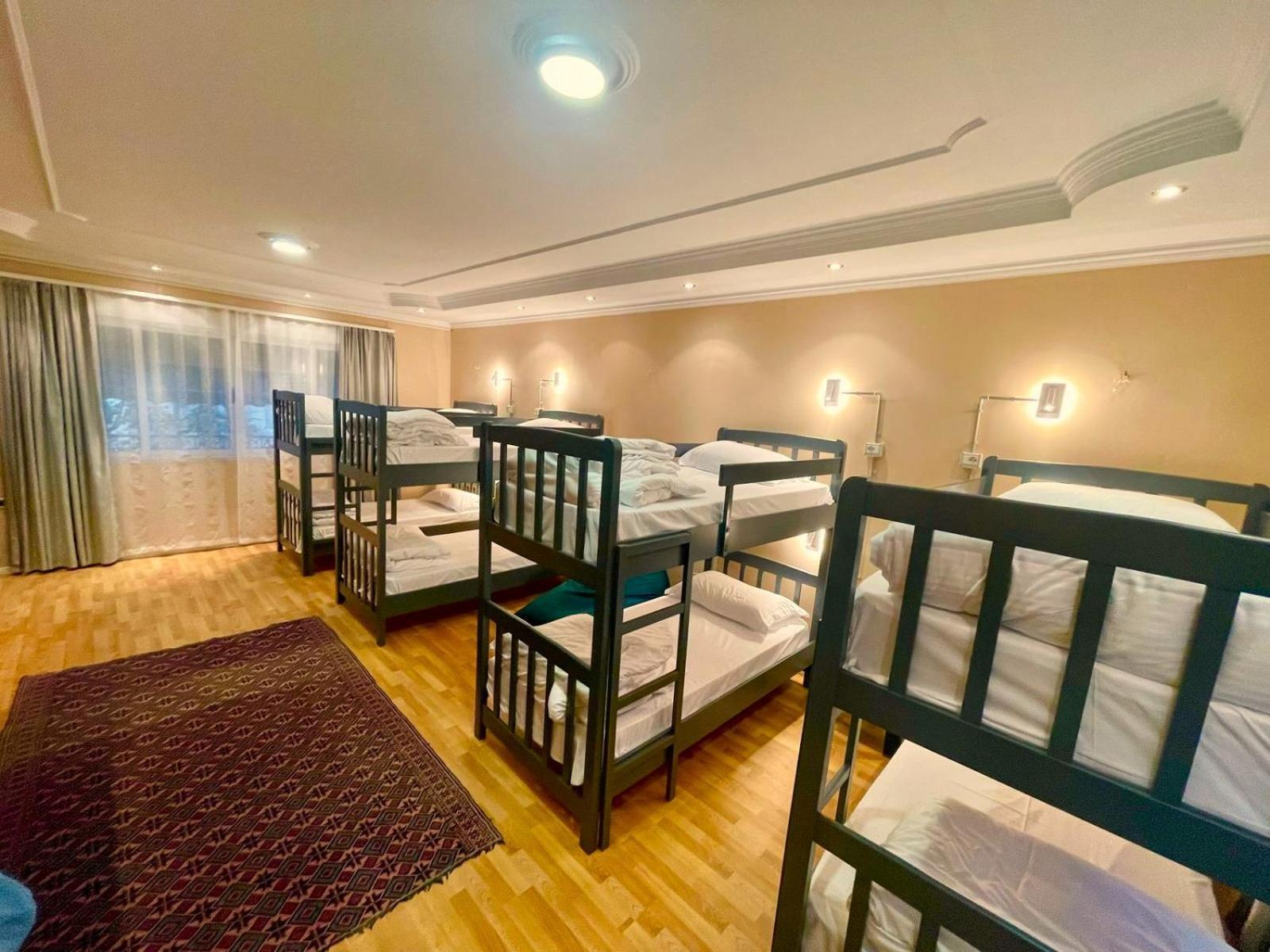 Mandarine Hostel Tirana Exteriör bild